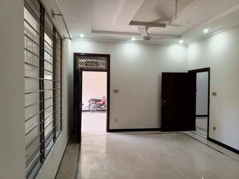 10 Marla ground floor available for rent in phase 4a 7