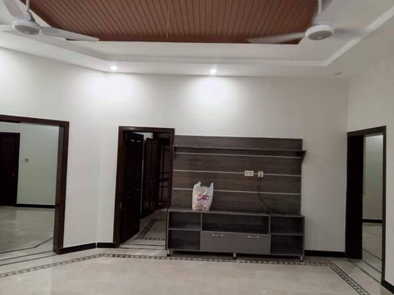 10 Marla ground floor available for rent in phase 4a 8