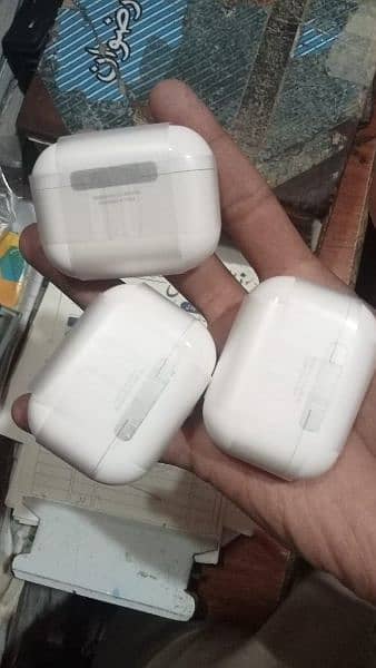 Apple 2nd genratoin airpods Sale! 1