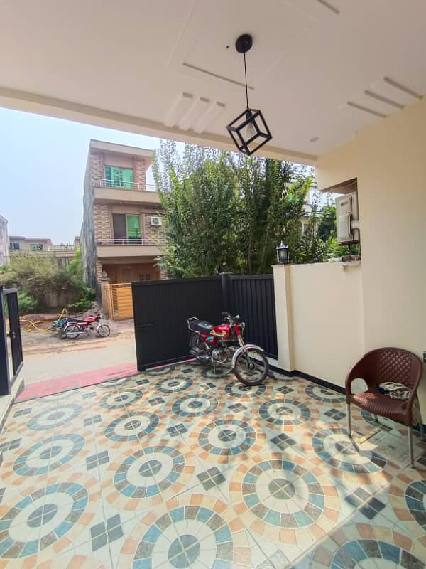 Brand New 25x40 Corner House for Sale with 3 Bedrooms in G13 Islamabad 14