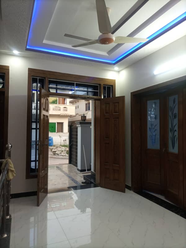 Triple Story Corner 25x40 House for Sale with 5 Bedrooms in G13 Islamabad 2