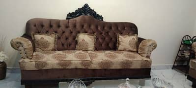 7 seater sofa set just kike new with center table