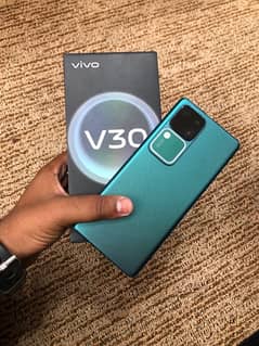 v30 11 months up wranty full box 10/10condition