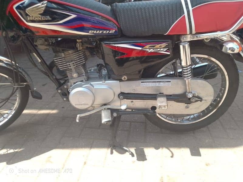 Honda 125, Hyderabad number. ok bike exchange possible 0