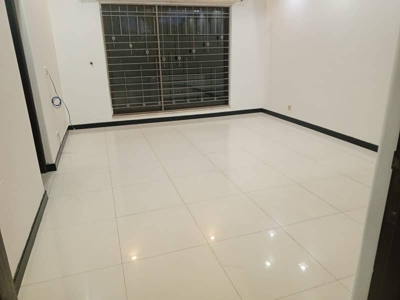 dha phase 6,23 Marla upper portion separate gate for rent 2