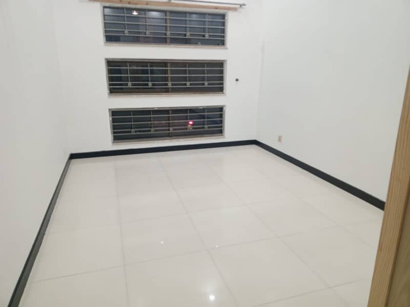 dha phase 6,23 Marla upper portion separate gate for rent 10