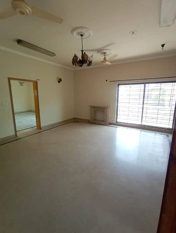 1 Kanal Vitra Modern Design Upper Portion Available For Rent in DHA phase 2 6