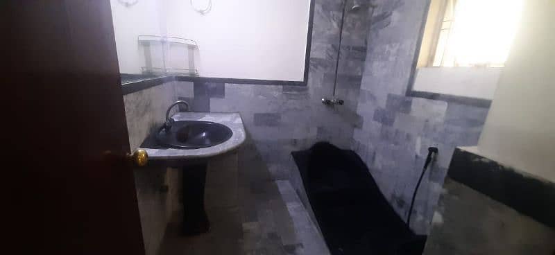 1 kanal Lower Portion For Rent in DHA Phase 2 block Q Near Cinema 5