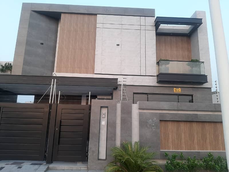 dha phase 4 kanal full house fully furnished facing park for rent 0