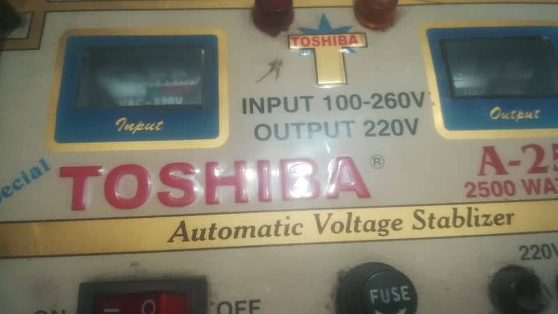 Toshiba input 100_260v or output 220  Automatic voltage Stablizer 3