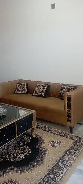 its a 7 seater sofa brand new just few days used 10/10 condition 3