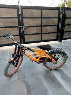very good condition. 8 to 12 year old cycle