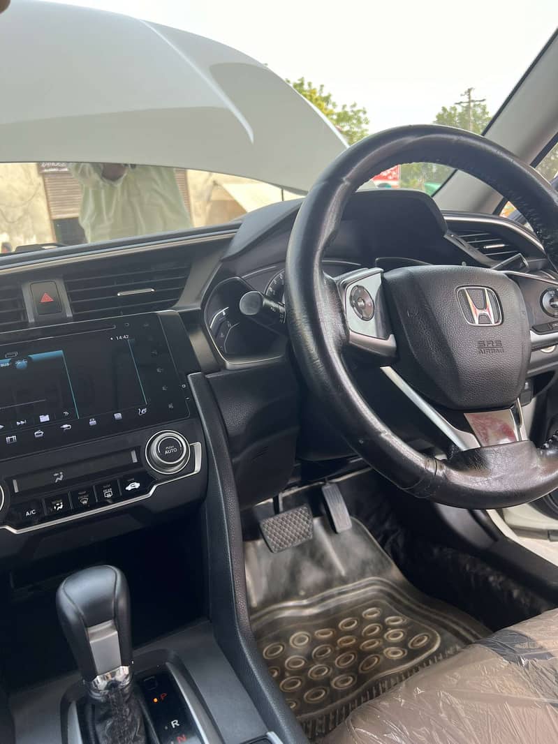 Honda Civic Oriel 2018 13
