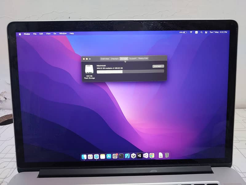 MacBook Pro (Retina, 15-inch, Mid 2015) 1