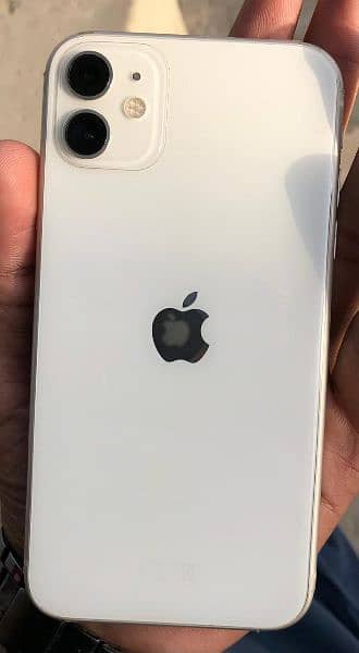 i phone 11 64gb condition 10by 9 ha White color ha 03011219421 only W 0