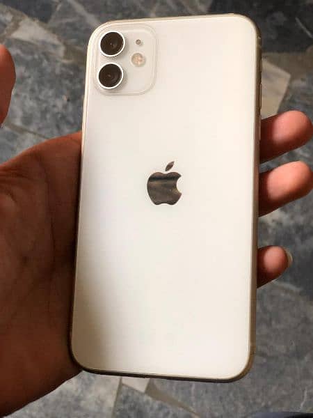 i phone 11 64gb condition 10by 9 ha White color ha 03011219421 only W 4
