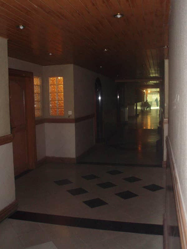141 Square Feet Office Ideally Situated In Main Boulevard Gulberg 10