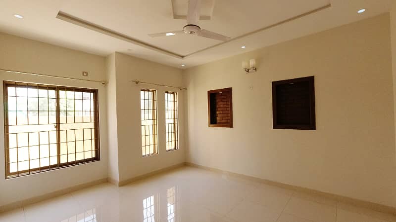 Perfect Prime Location 7 Marla House In Bahria Town Phase 8 - Abu Bakar Block For rent 2