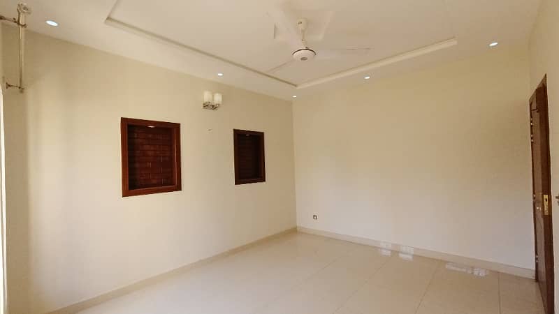 Perfect Prime Location 7 Marla House In Bahria Town Phase 8 - Abu Bakar Block For rent 3