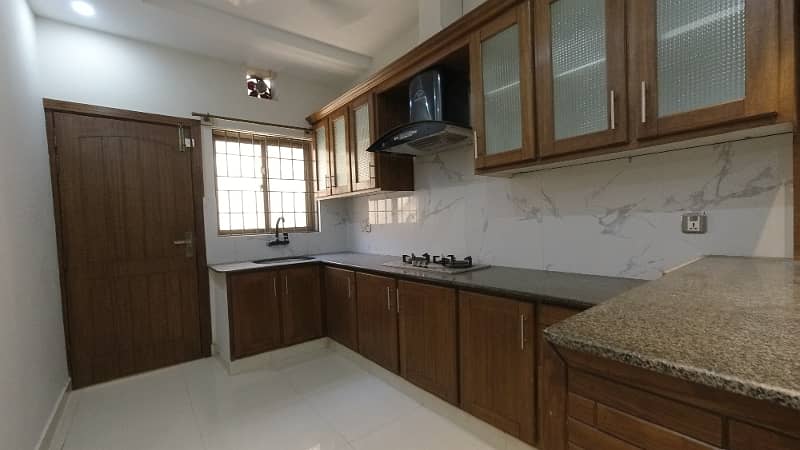 Perfect Prime Location 7 Marla House In Bahria Town Phase 8 - Abu Bakar Block For rent 8