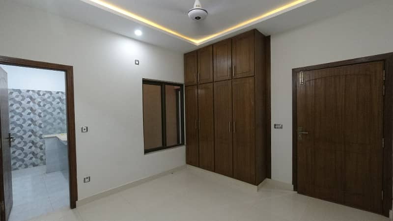 Perfect Prime Location 7 Marla House In Bahria Town Phase 8 - Abu Bakar Block For rent 14