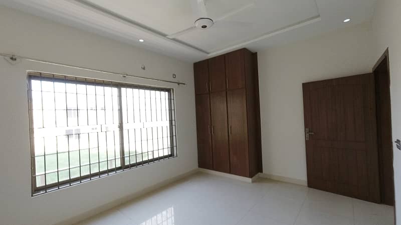 Perfect Prime Location 7 Marla House In Bahria Town Phase 8 - Abu Bakar Block For rent 22