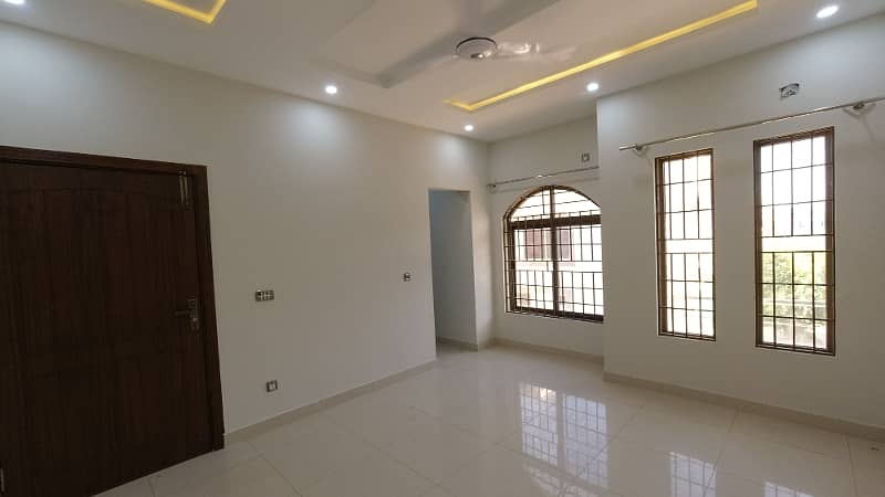 Perfect Prime Location 7 Marla House In Bahria Town Phase 8 - Abu Bakar Block For rent 28