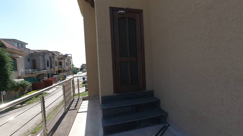Perfect Prime Location 7 Marla House In Bahria Town Phase 8 - Abu Bakar Block For rent 31