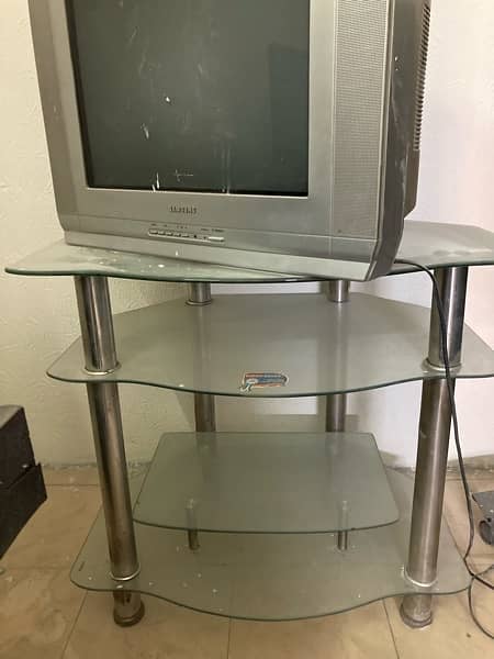 tv or table dono sale krne he 12000 3