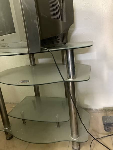 tv or table dono sale krne he 12000 4