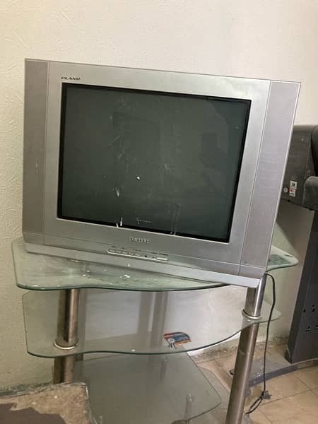 tv or table dono sale krne he 12000 5