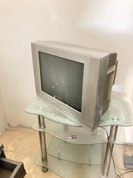 tv or table dono sale krne he 12000 7