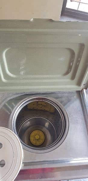 wash spinner in good condition like 10/10 1