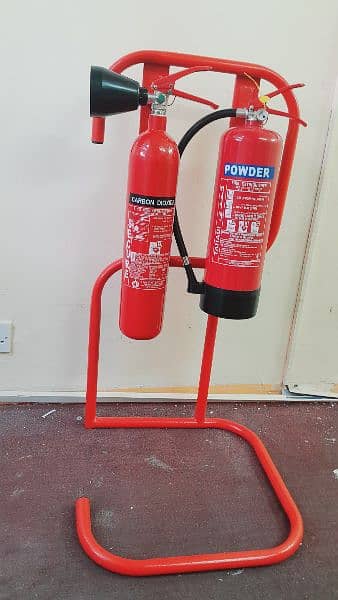 fire extingsher with stand 1