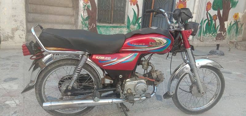 united bike (70cc )in red colour so urgent sale only 1