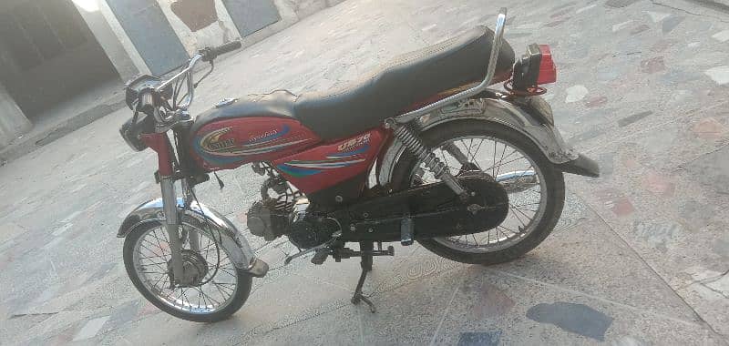 united bike (70cc )in red colour so urgent sale only 3