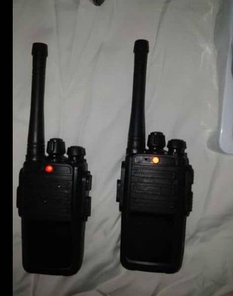 walkie talkie wireless rechargeable 1