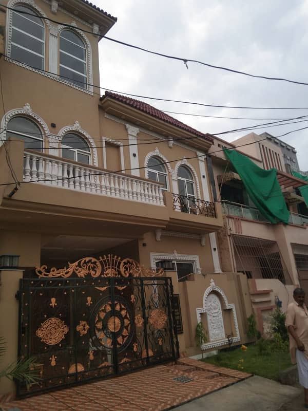 10 MARLA DOUBLE STORY HOUSE AVAILABLE FOR SALE 0