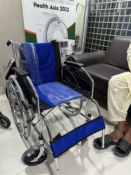 Hajj New Wheelchair Foldable Light Weight / Quality Wheel Chair 100 kg 9