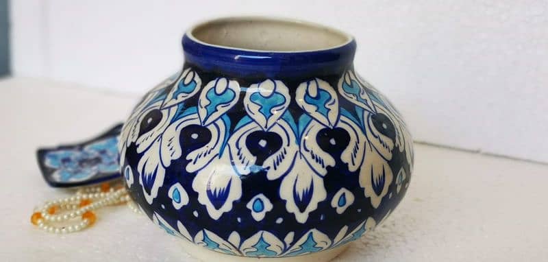 bluepottery vase 0