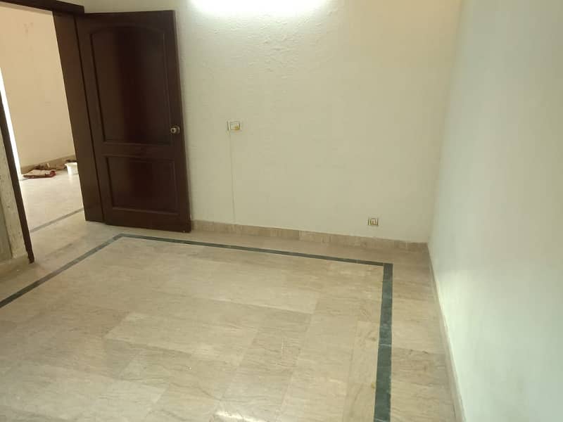 10 Marla Beautiful House Available for Rent in EE Block Phase 4 DHA Lahore 1