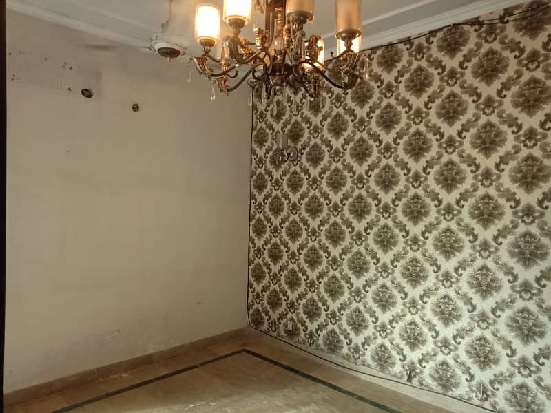 10 Marla Beautiful House Available for Rent in EE Block Phase 4 DHA Lahore 20