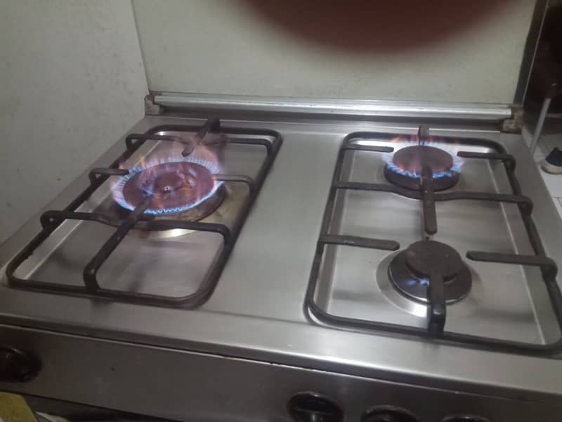 Nasgas Branded 3 burner cooking Range 2