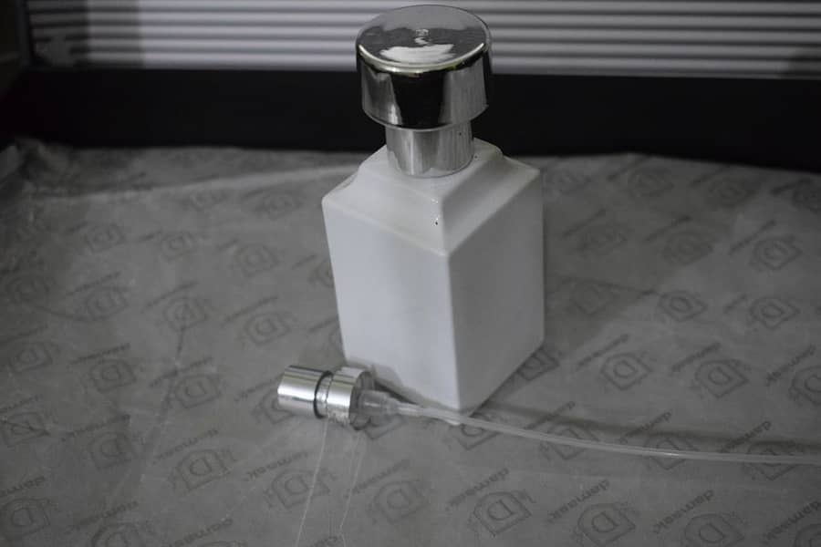 Tom Ford Empty Glass White Bottle, 30 ml At a very reasonable price 0