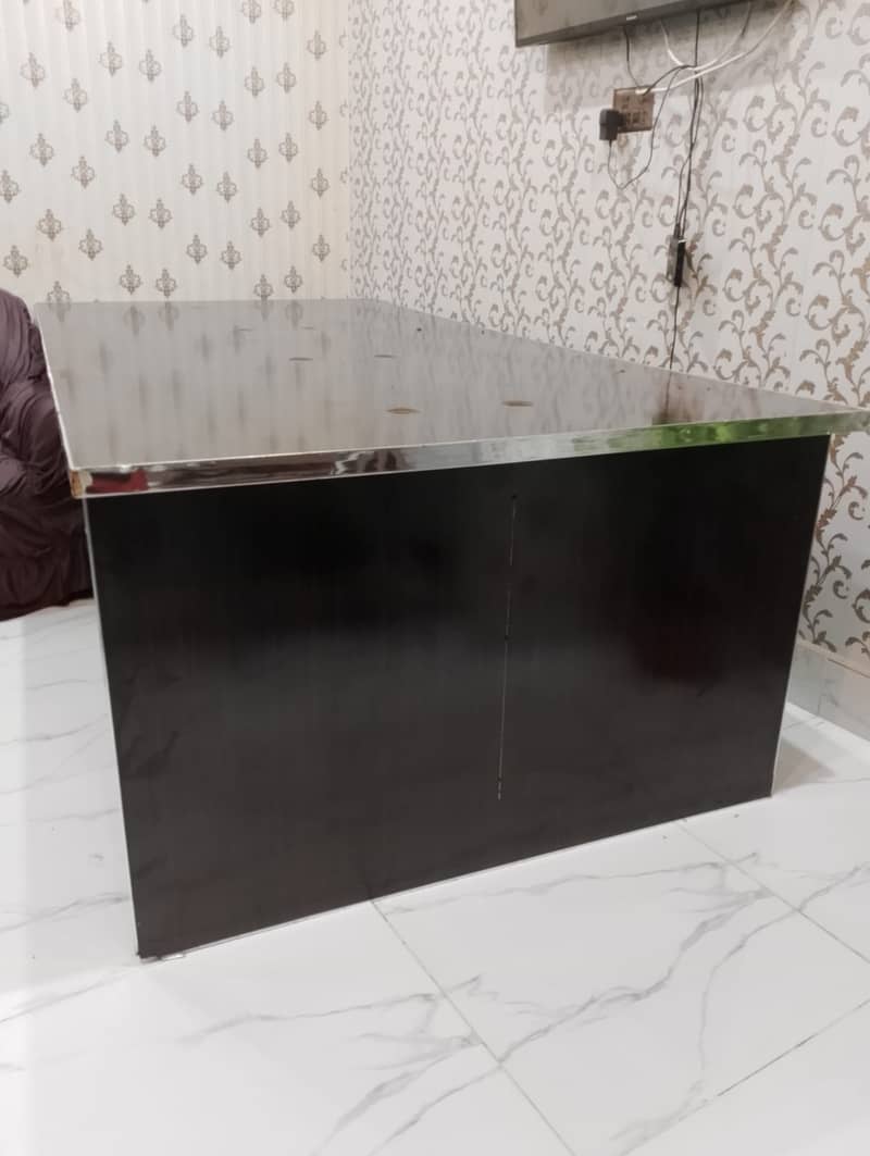 Custom design Table for 6 persons 0