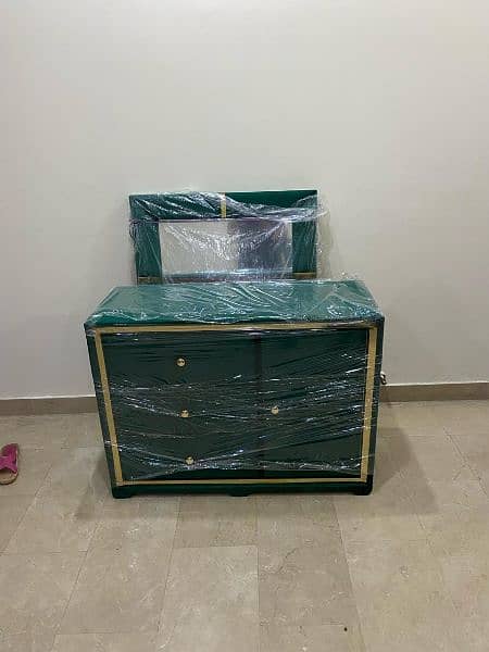 Velvet Bed Set up for sale 4