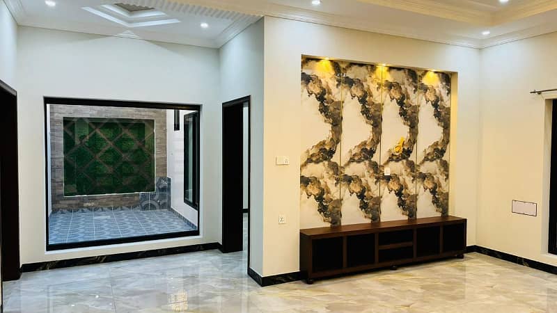 7 Marla Luxuries House For Sale In Jeewan City 5