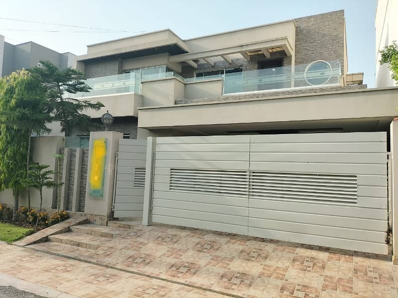 1 Kanal Owner Built Like New House For Sale Abdallians B Block Johar Town 0