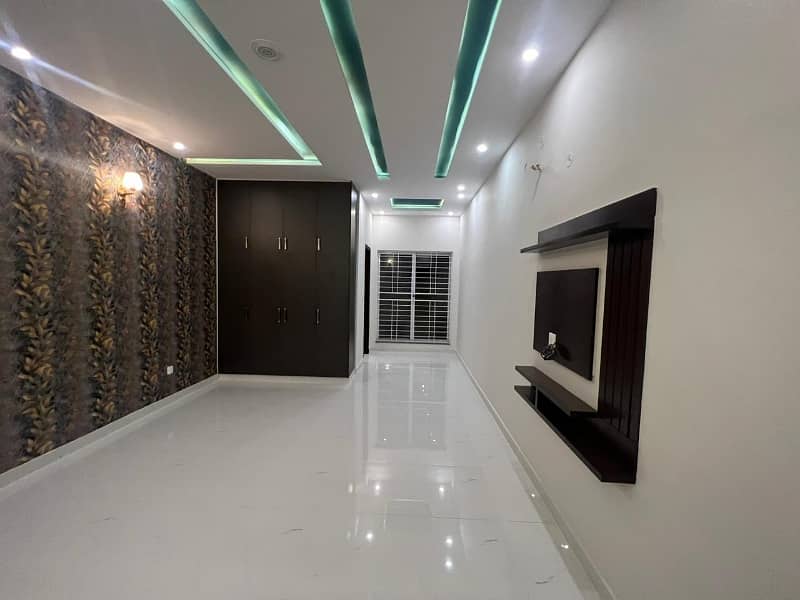 18 Marla Brand New House For Sale Near UMT Revenue Housing society Lahore 31