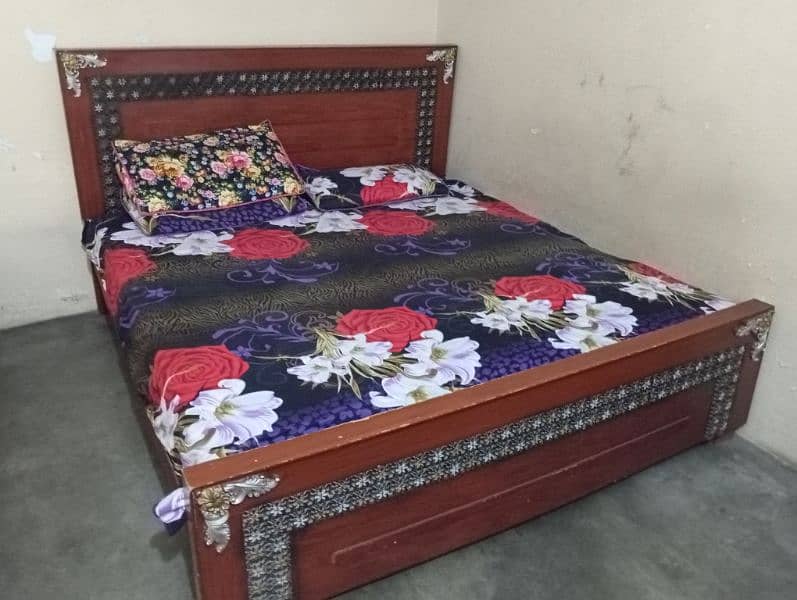 signal bed available gud condition with metres 0